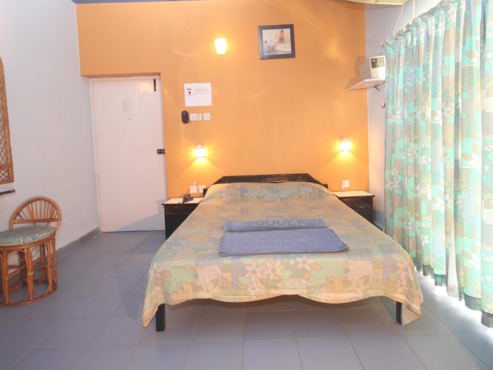 Sodders Renton Manor Hotel Arpora Ngoại thất bức ảnh