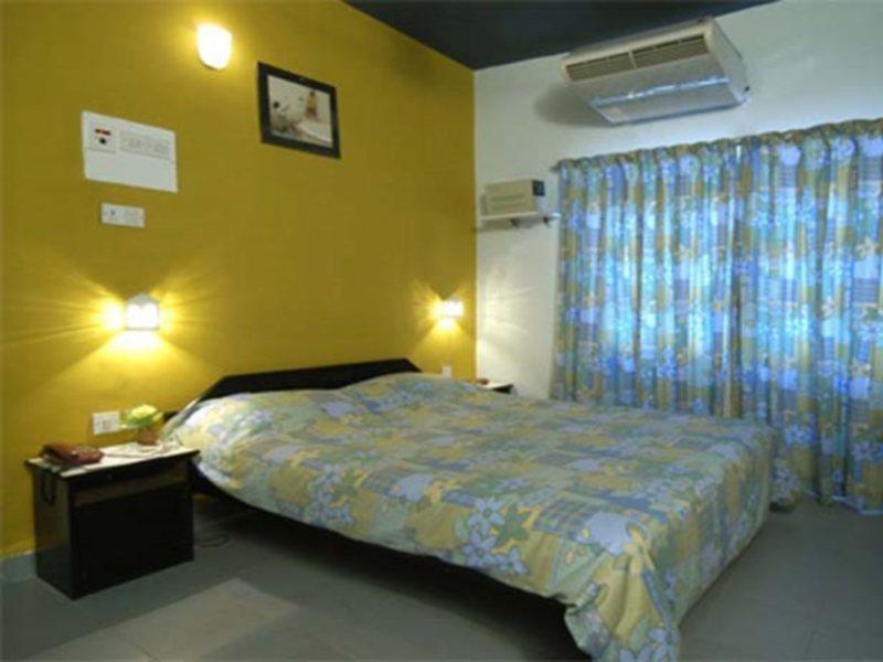 Sodders Renton Manor Hotel Arpora Ngoại thất bức ảnh