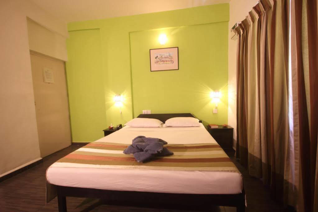 Sodders Renton Manor Hotel Arpora Ngoại thất bức ảnh