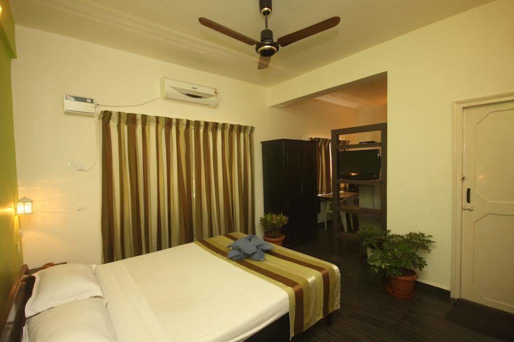 Sodders Renton Manor Hotel Arpora Ngoại thất bức ảnh