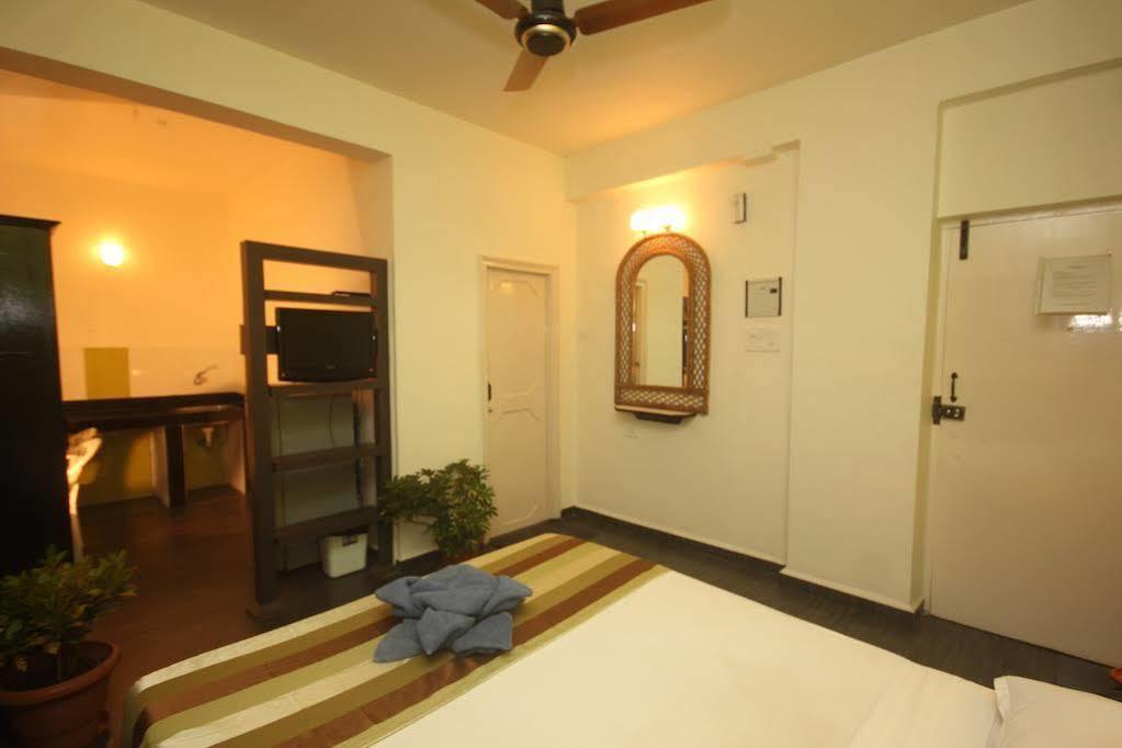 Sodders Renton Manor Hotel Arpora Ngoại thất bức ảnh